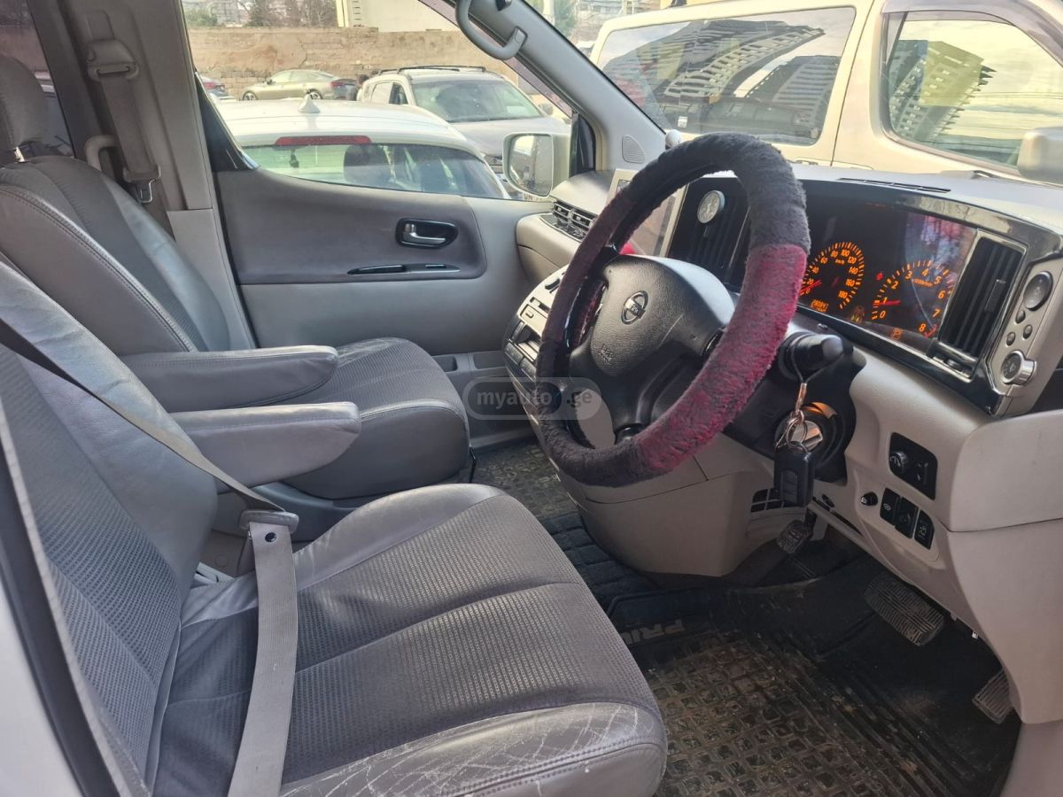 Nissan Elgrand 2003 — photo 2