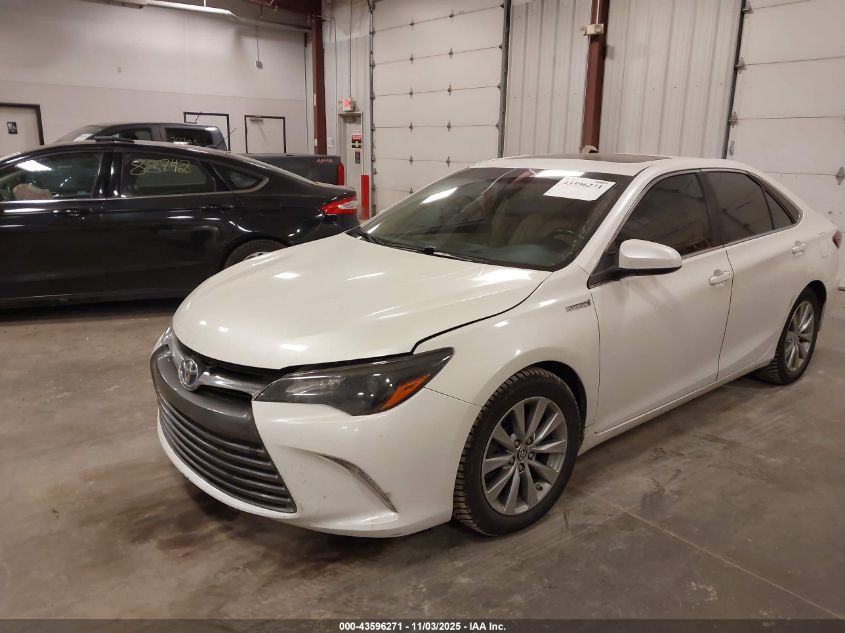 Toyota Camry 2015 — photo 2