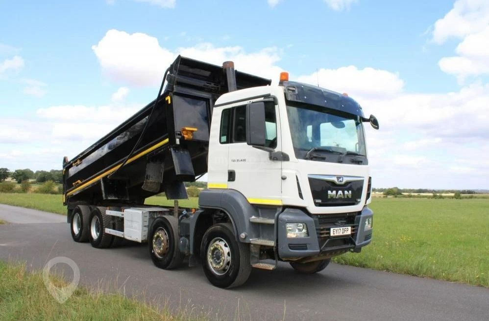 Isuzu TGS 2017 — photo 2