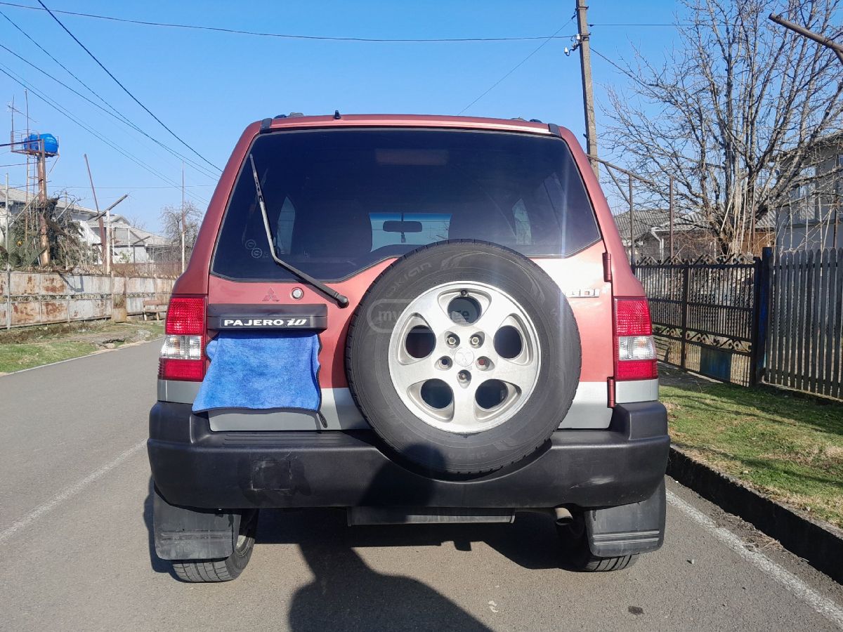 Mitsubishi Pajero IO 1998 — photo 2