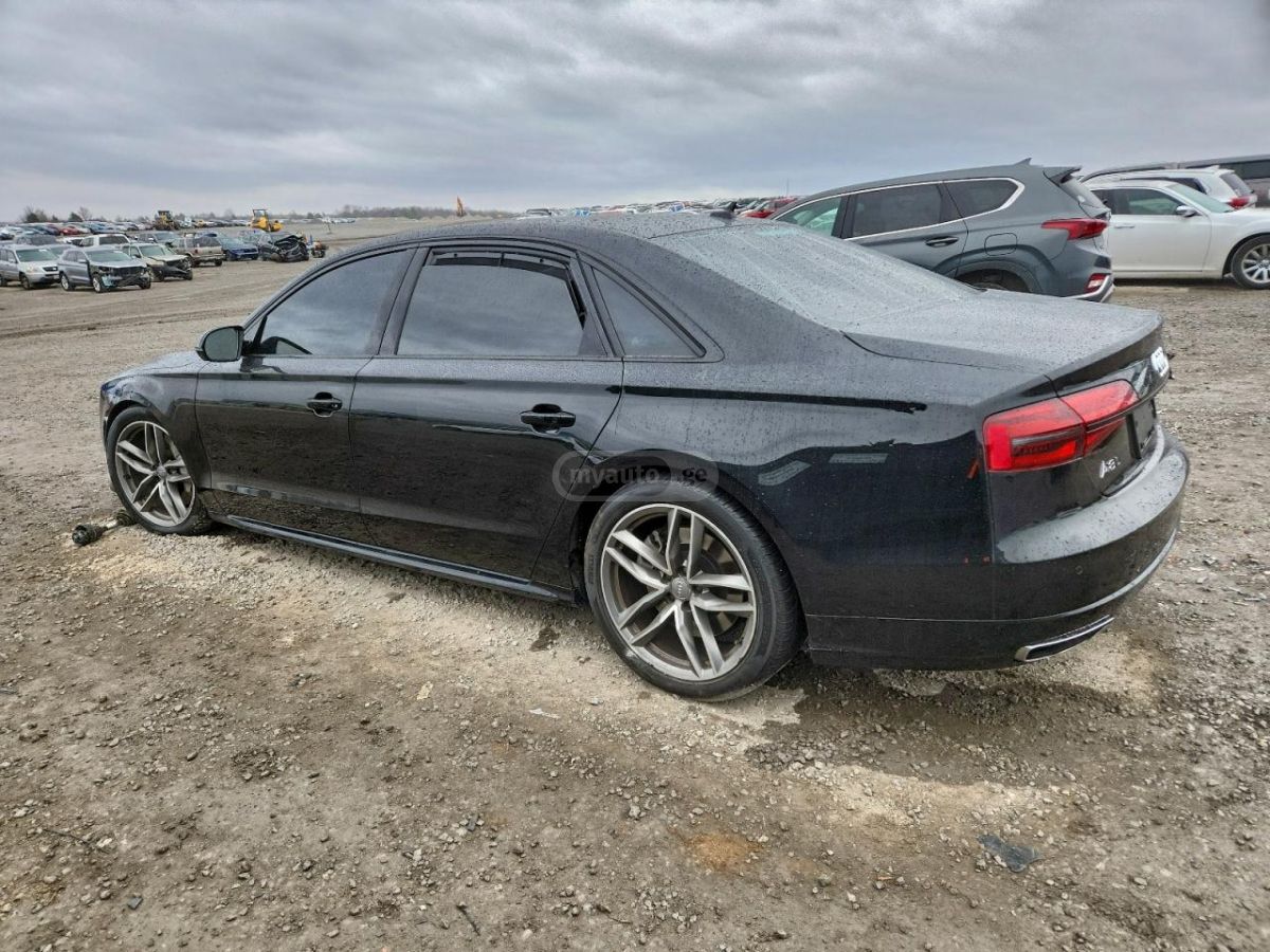 Audi A8 2017 — photo 2