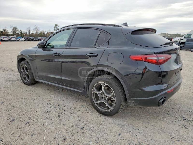 Alfa Romeo Stelvio 2022 — photo 2