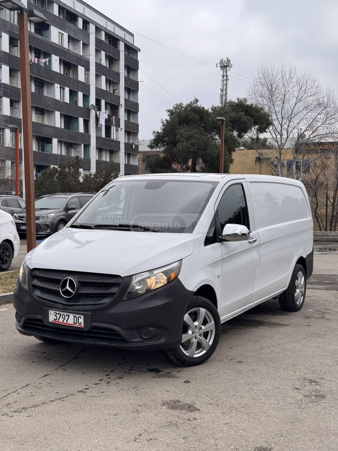 Mercedes-Benz Metris Cargo Van