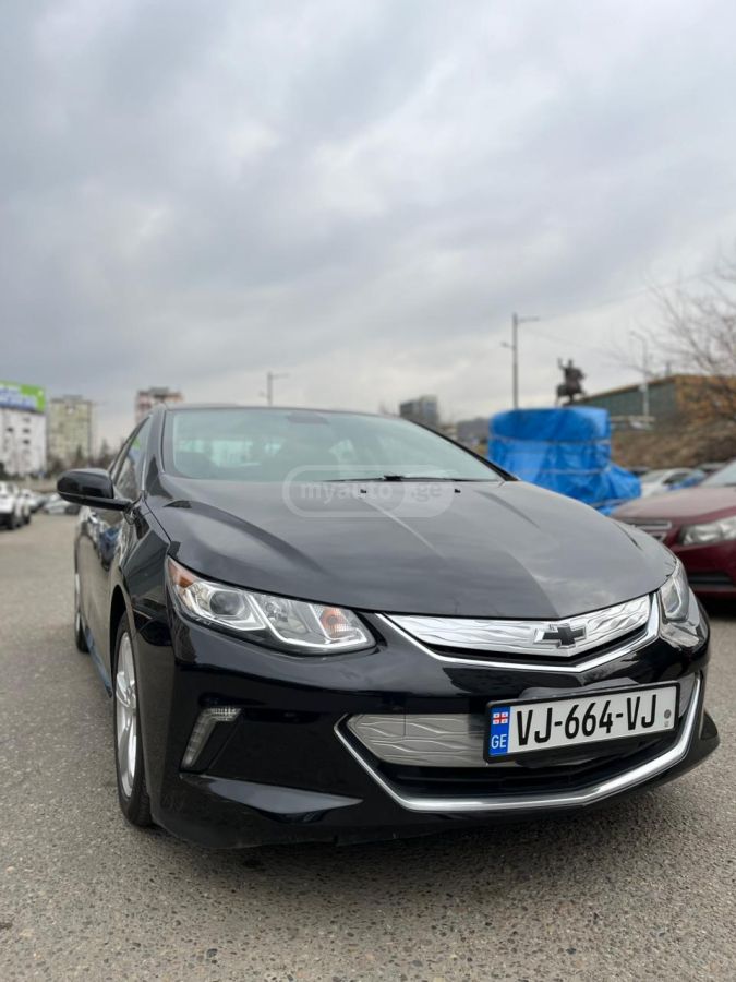 Chevrolet Volt 2018 — photo 2