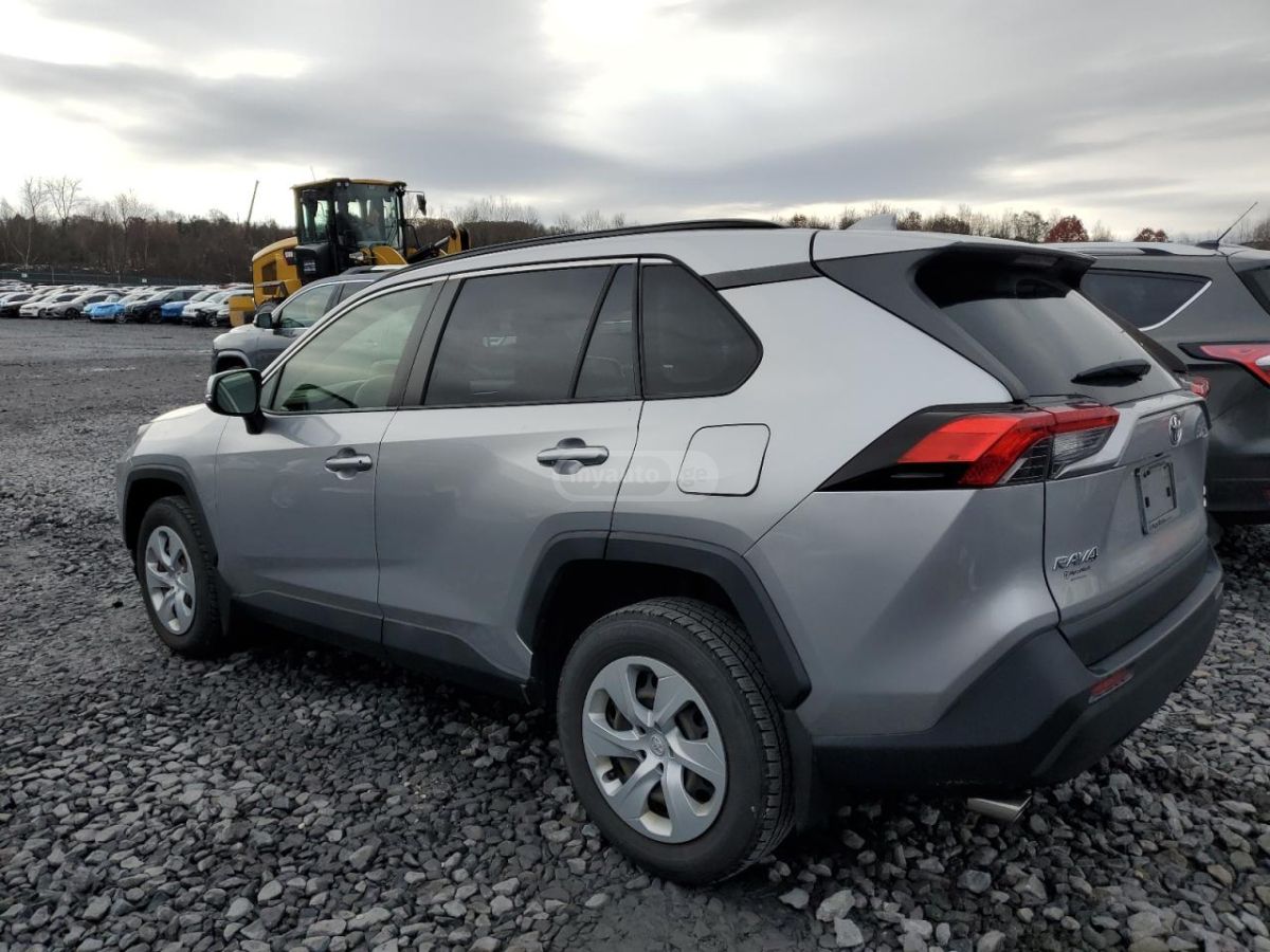 Toyota RAV4 2019 — photo 2