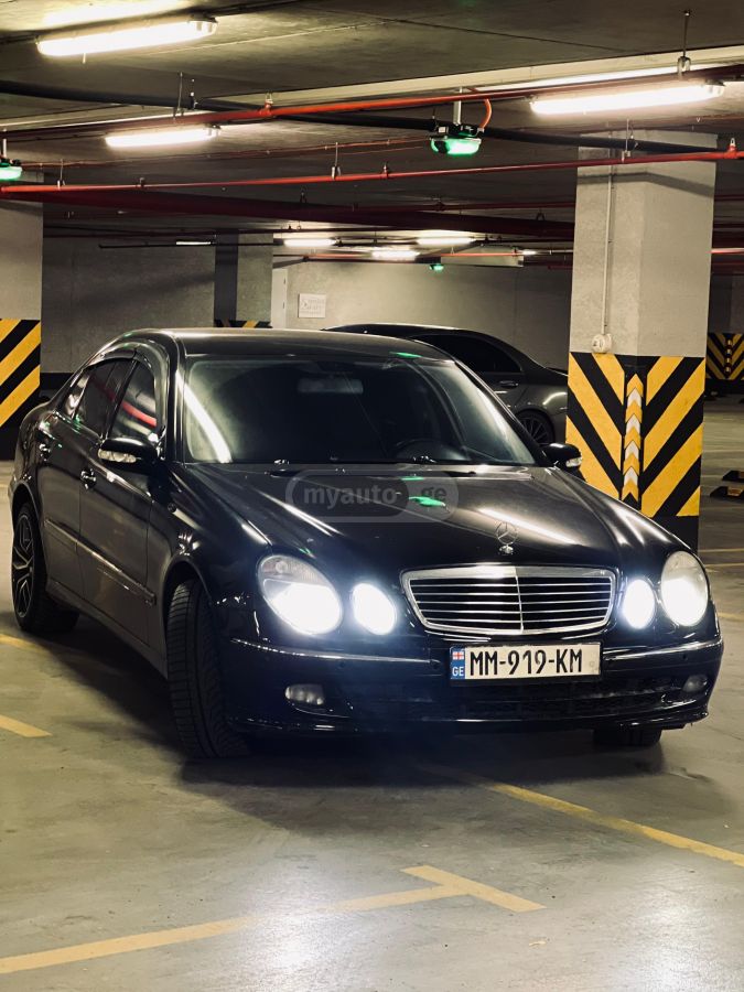 Mercedes-Benz E 200 2003 — photo 2