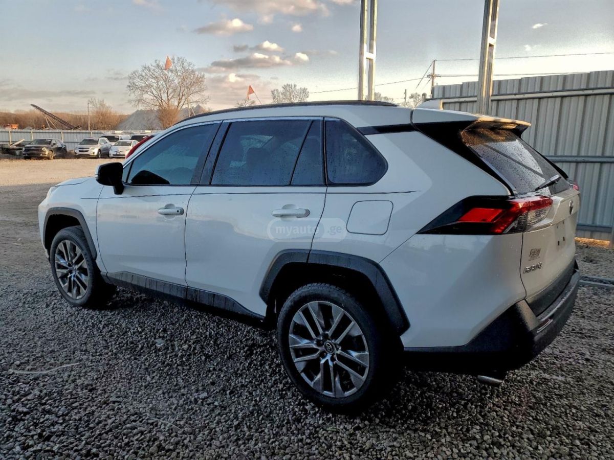 Toyota RAV4 2020 — photo 2