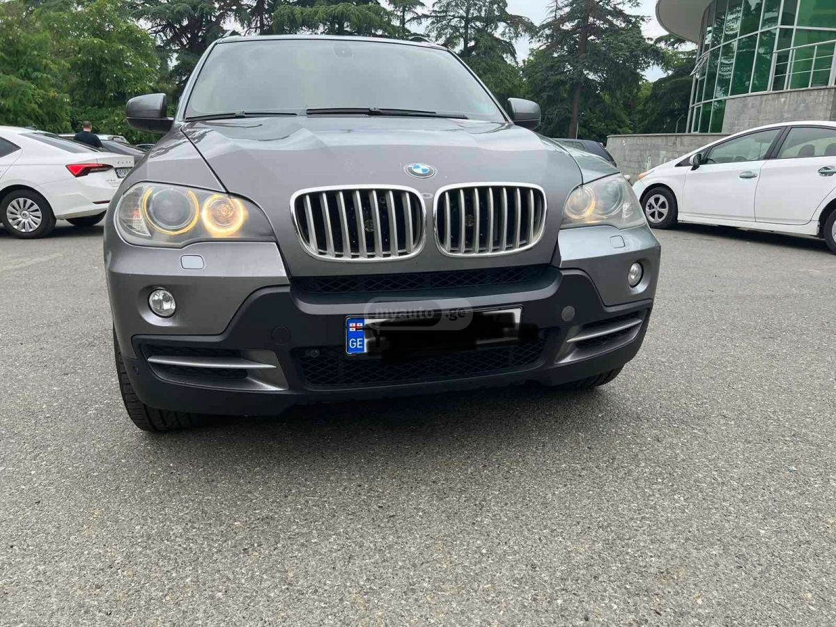BMW X5 2010 — photo 2