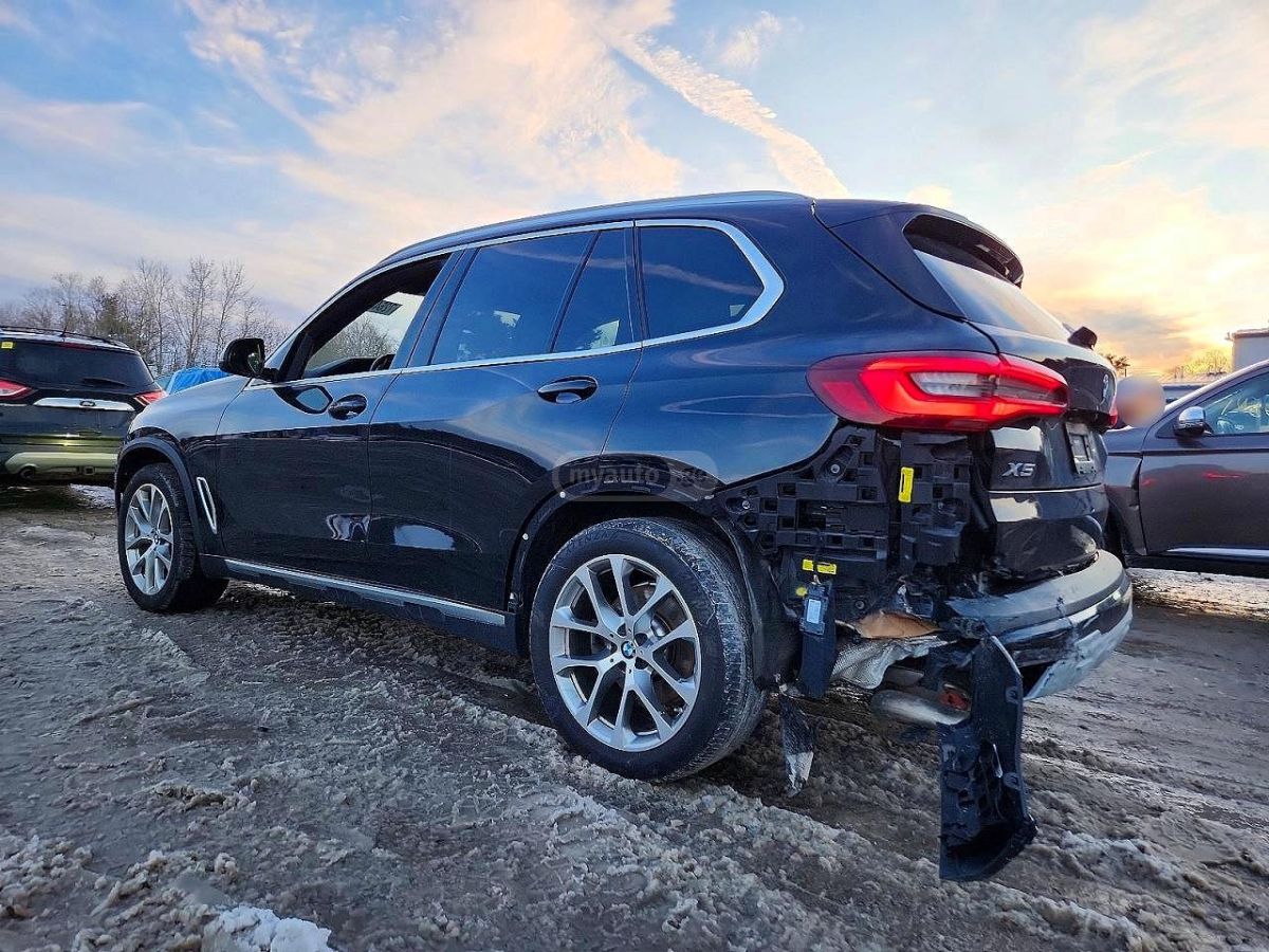 BMW X5 2021 — photo 2