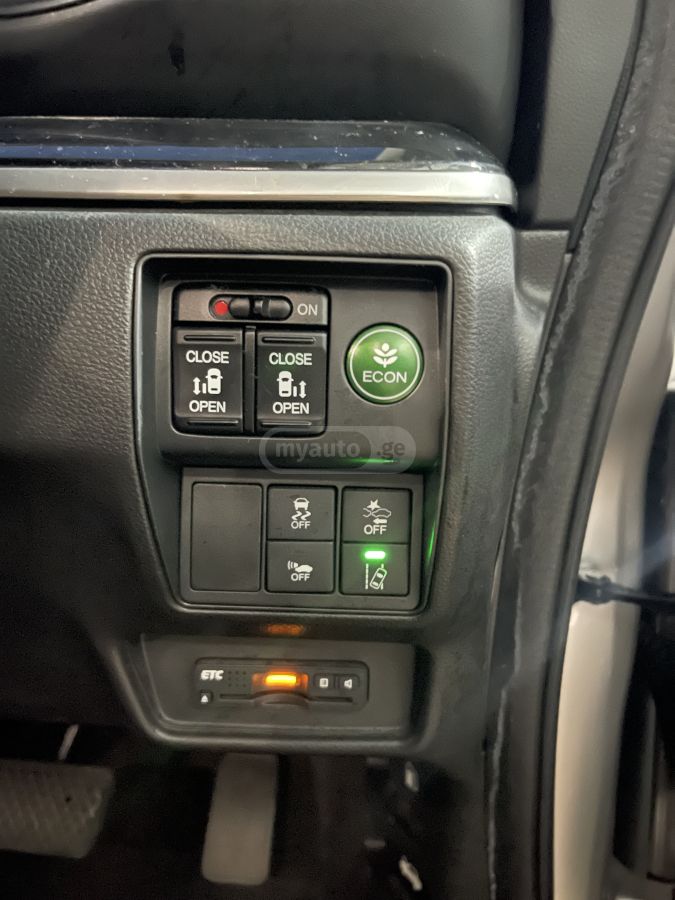 Honda Odyssey 2016 — photo 2