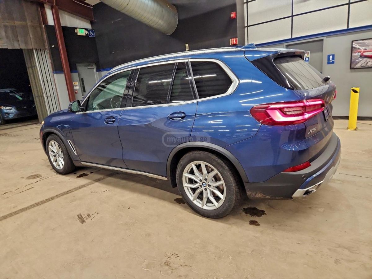 BMW X5 2021 — photo 2