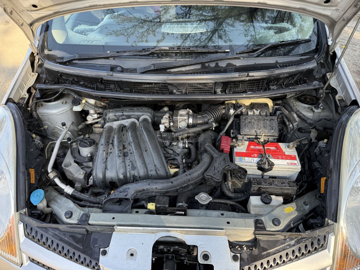 Nissan Note 2005 — photo 2
