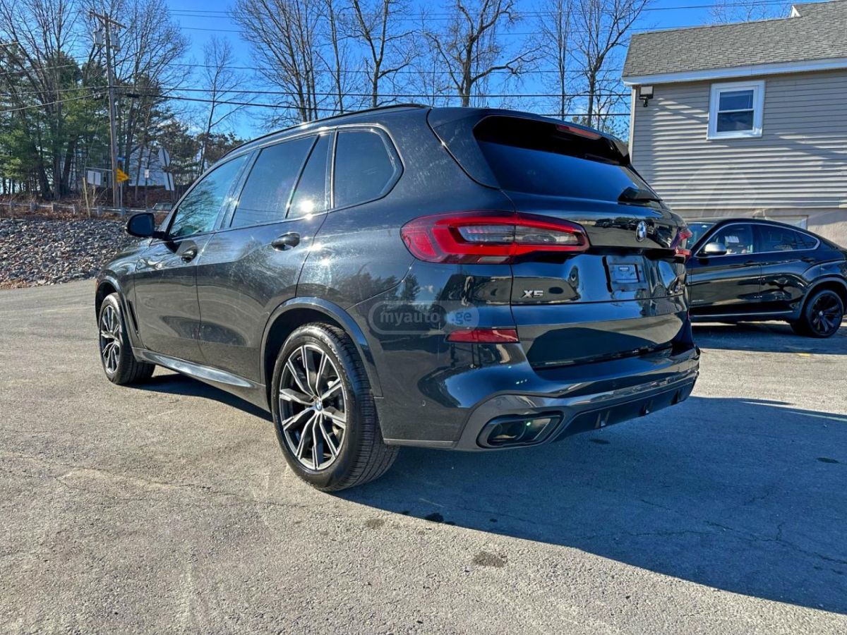 BMW X5 2021 — photo 2