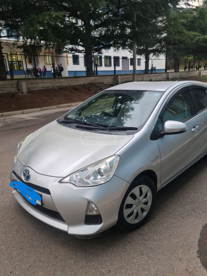 Toyota Aqua 2014 — photo 2
