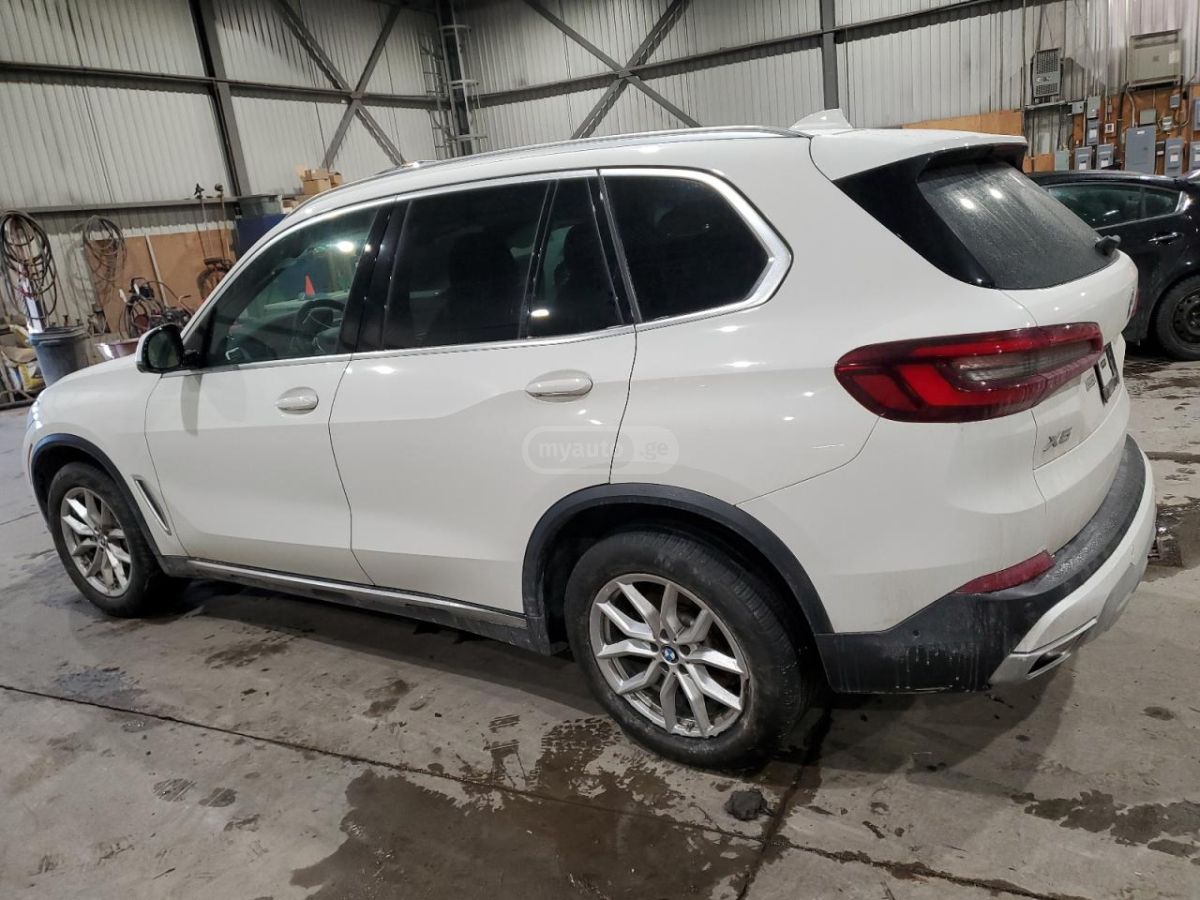 BMW X5 2021 — photo 2