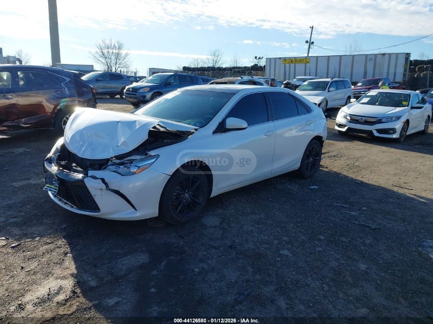 Toyota Camry 2017 — photo 2