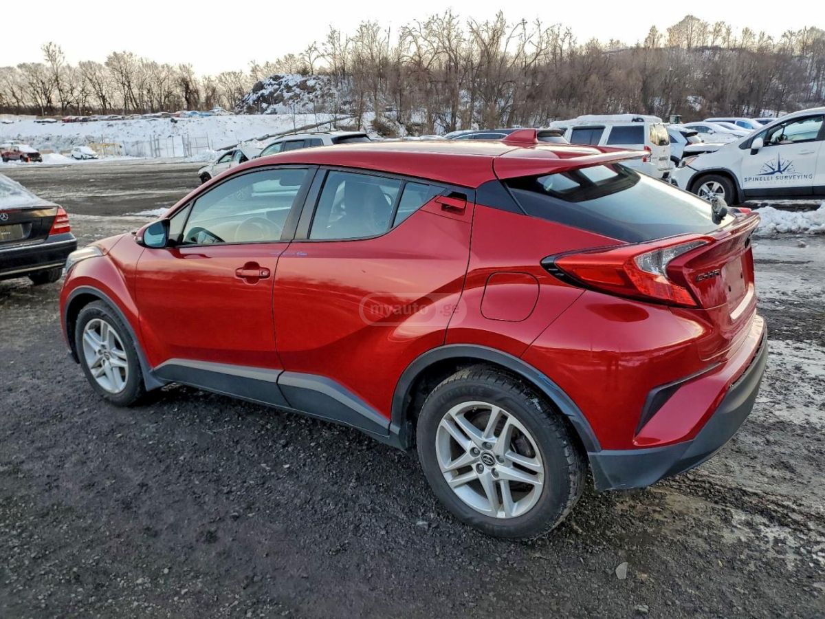 Toyota C-HR 2020 — photo 2