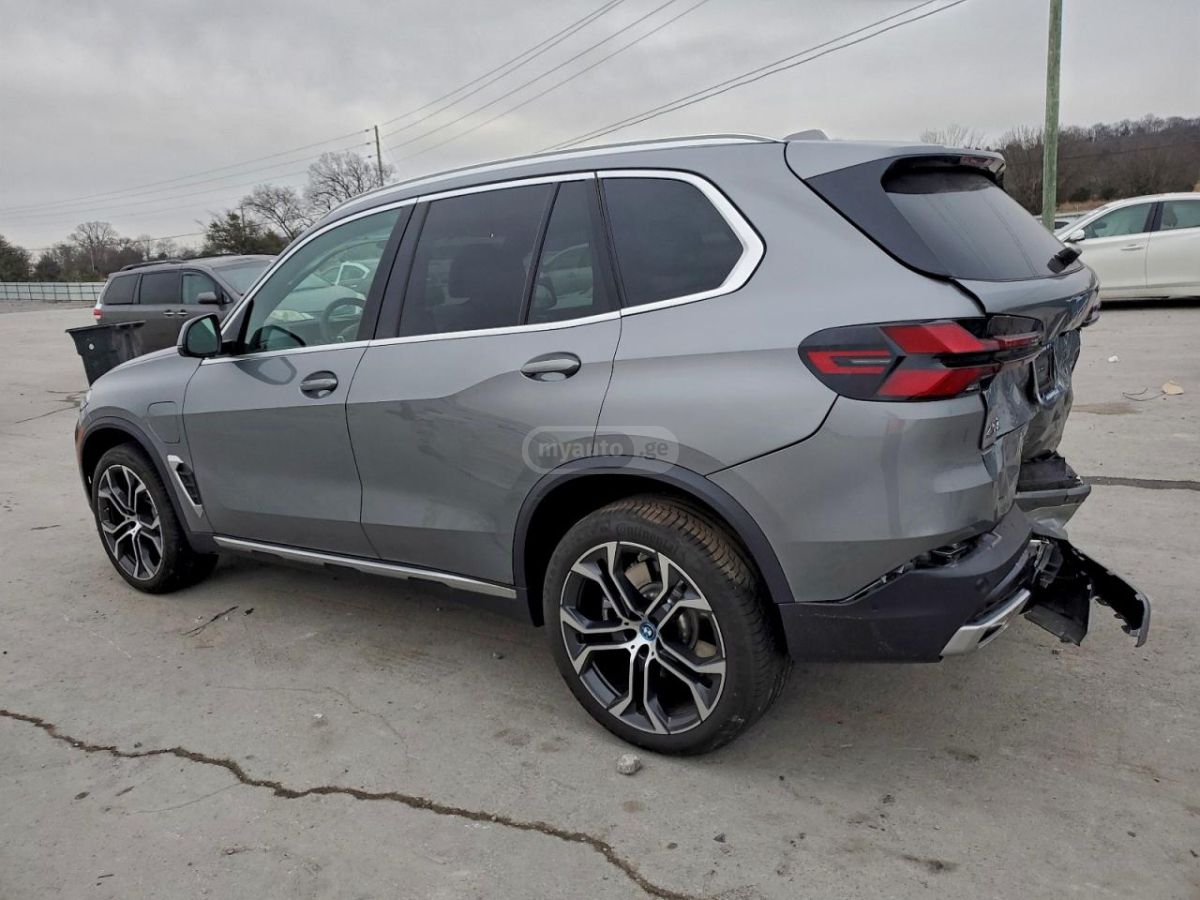 BMW X5 2025 — photo 2
