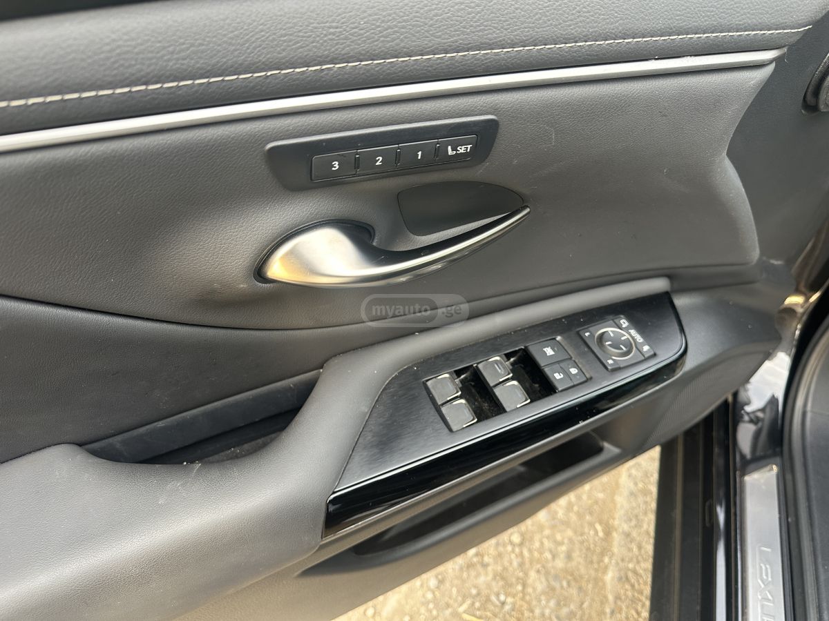 Lexus ES 250 2024 — photo 2