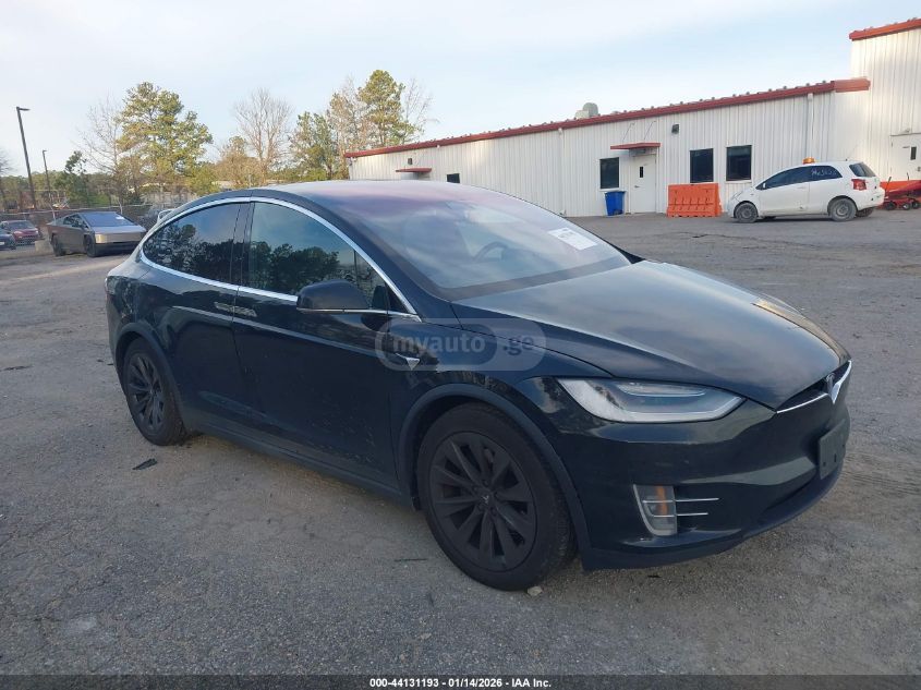 Tesla Model X 2018 — photo 2