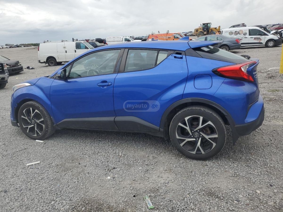 Toyota C-HR 2018 — photo 2
