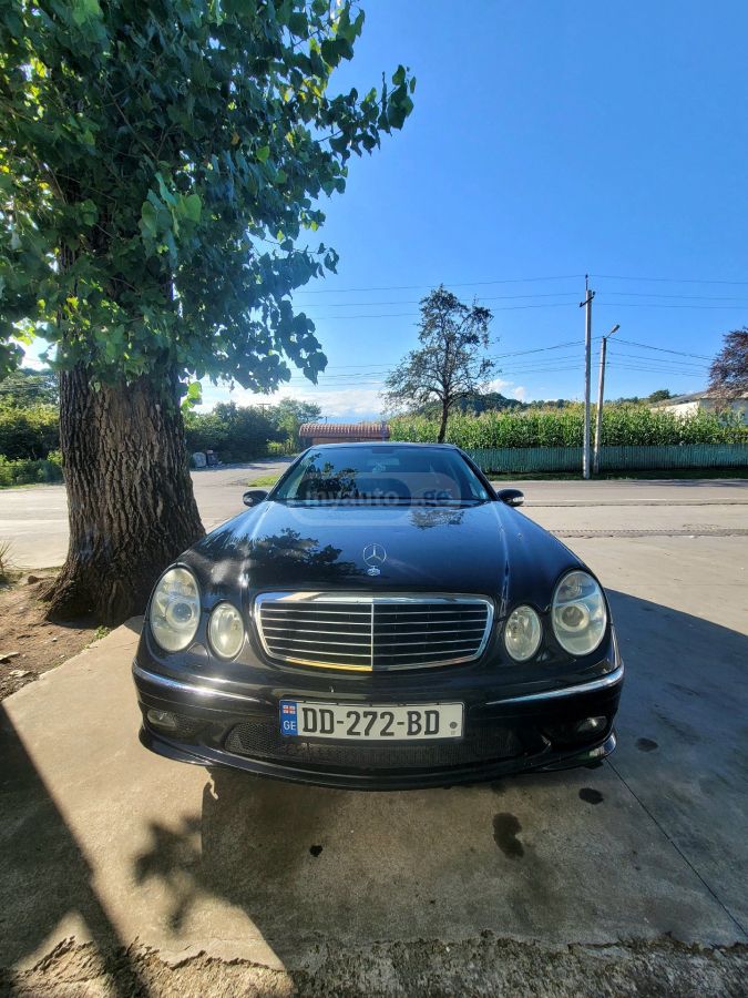 Mercedes-Benz E 500 2002 — photo 2