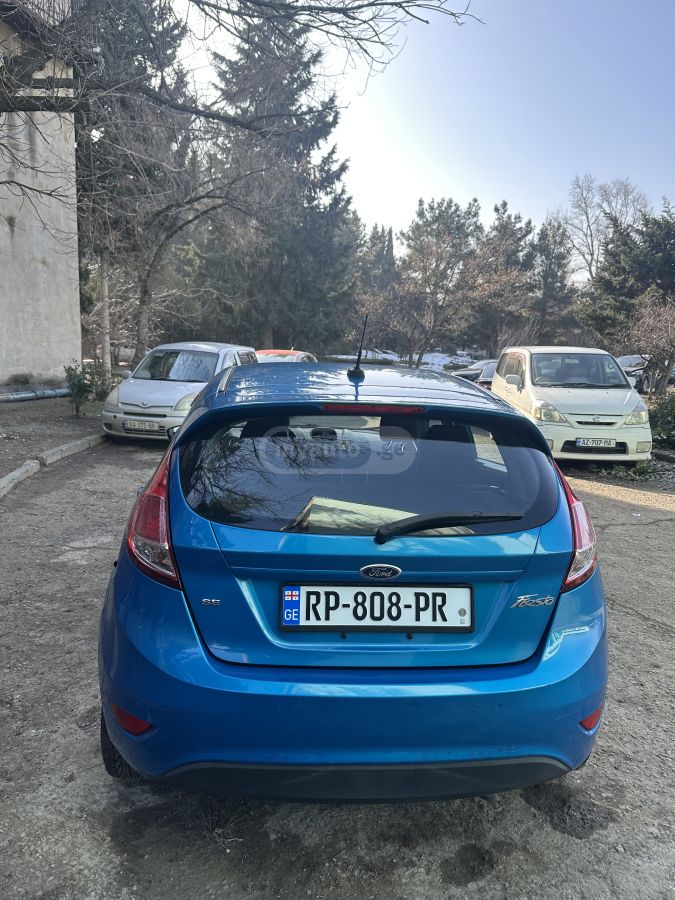 Ford Fiesta 2015 — photo 2