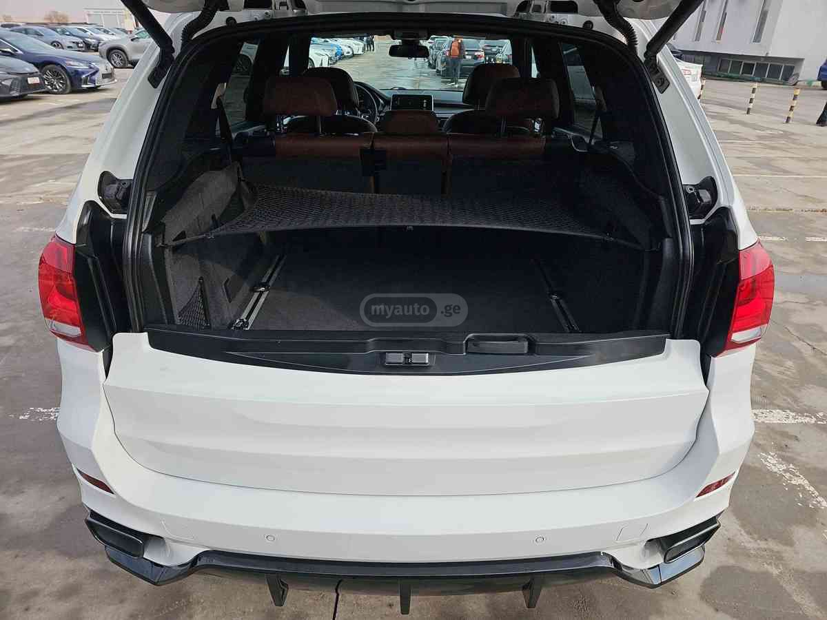 BMW X5 2016 — photo 2