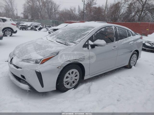 Toyota Prius 2021 — photo 2