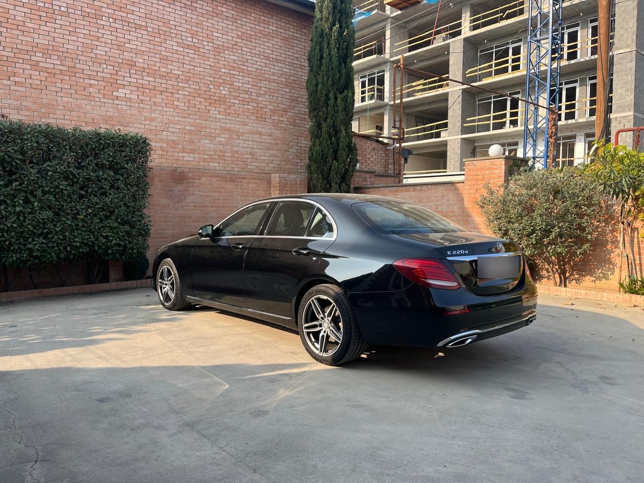Mercedes-Benz E 220 2017 — photo 2