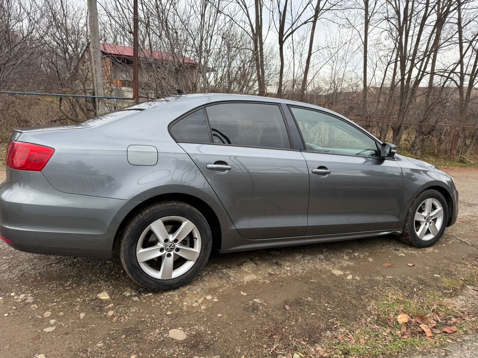 Volkswagen Jetta 2011 — photo 2