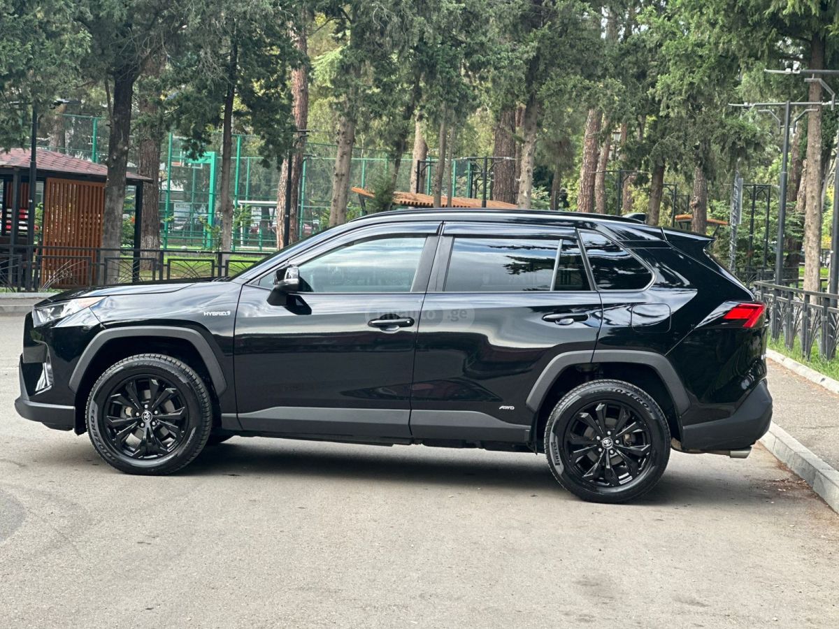 Toyota RAV4 2020 — photo 2