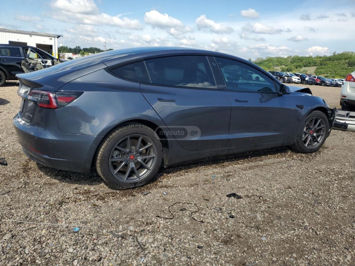 Tesla Model 3 2021 — photo 2