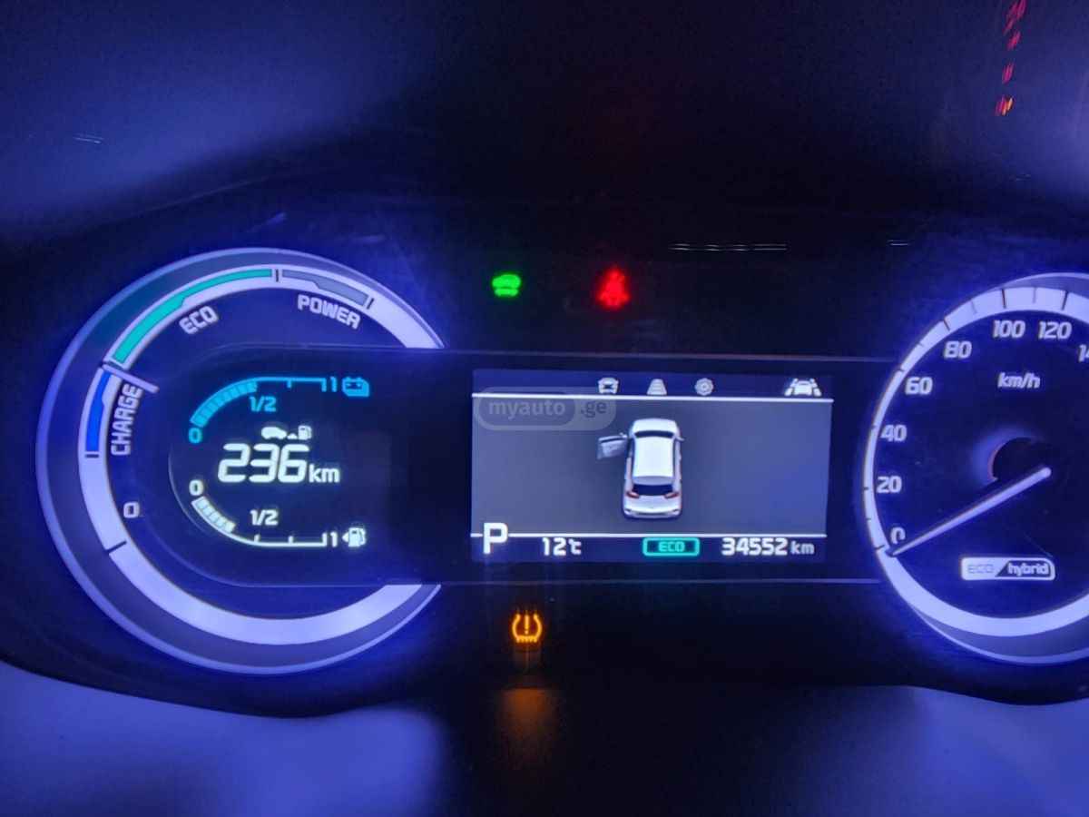 Hyundai Elantra 2021 — photo 2