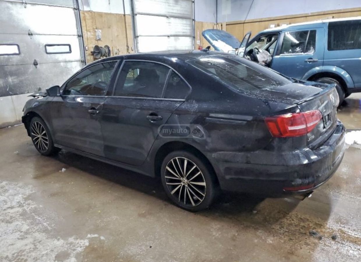Volkswagen Jetta 2015 — photo 2