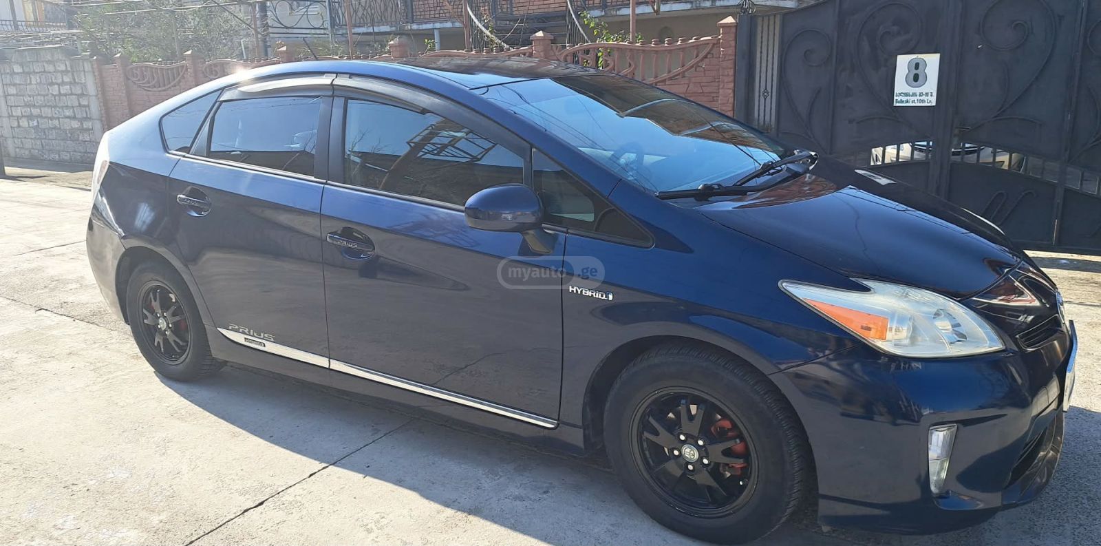 Toyota Prius 2013 — photo 2
