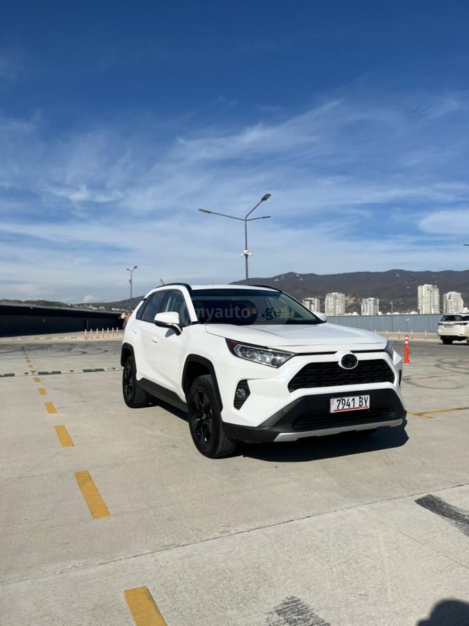 Toyota RAV 4 2020 — photo 2