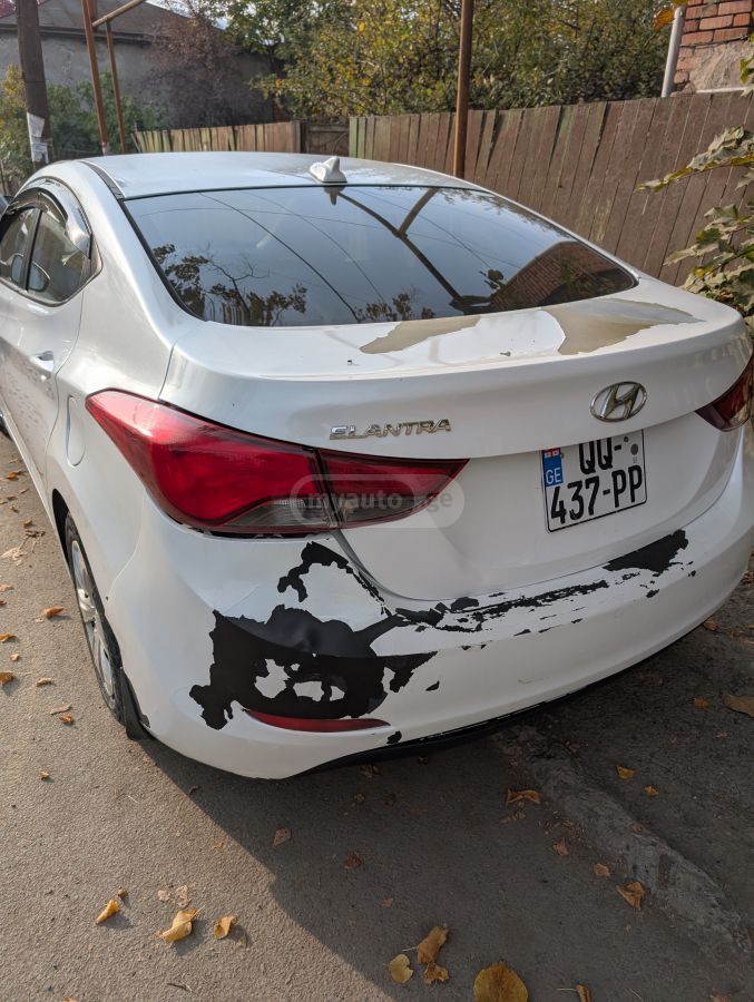 Hyundai Elantra 2015 — photo 2