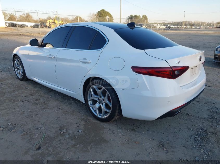 Alfa Romeo Giulia 2018 — photo 2