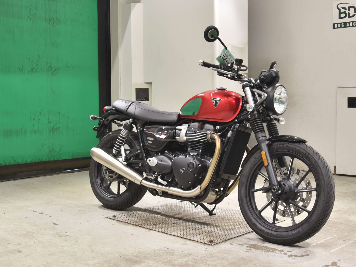 Triumph Street Twin