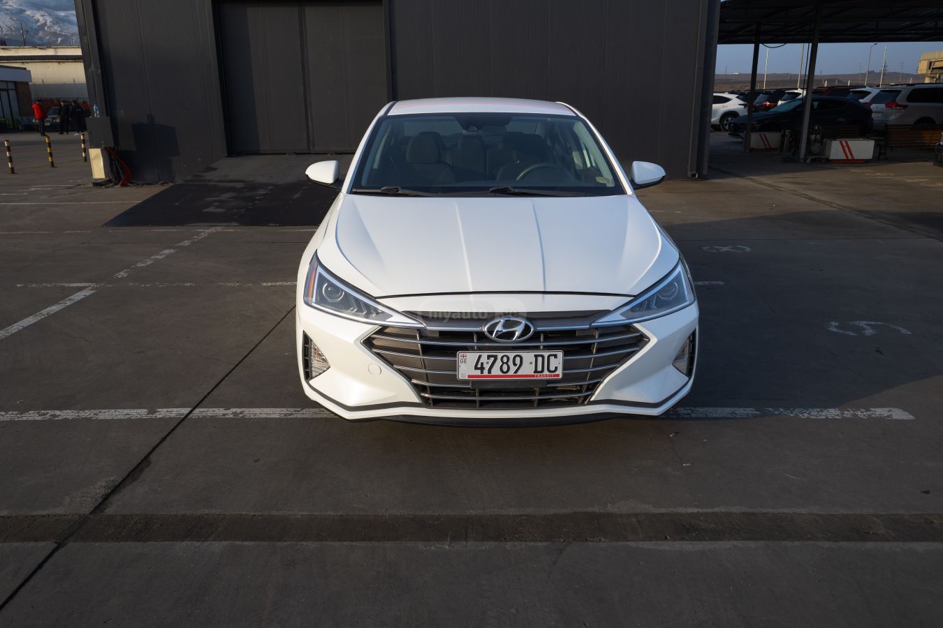 Hyundai Elantra 2019 — photo 2