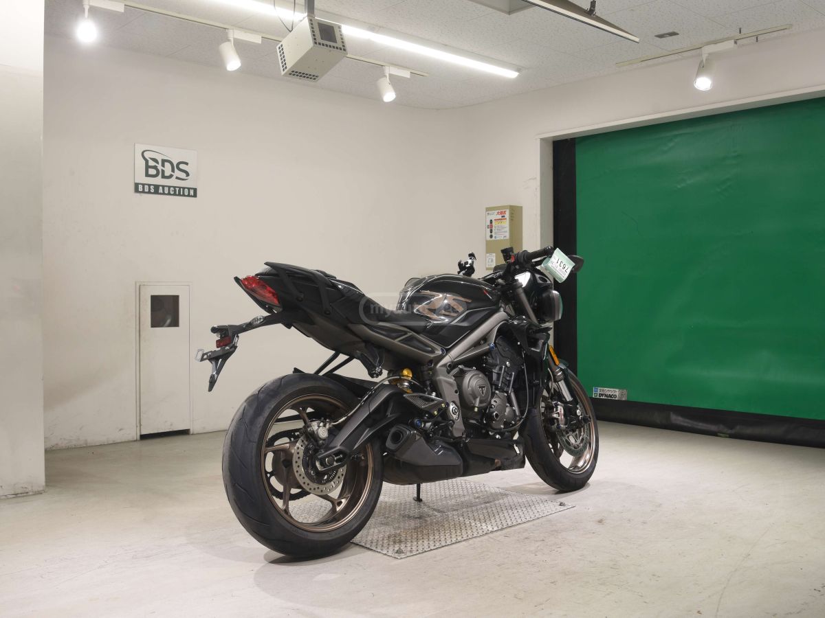 Ferrari Street Triple 2022 — photo 2