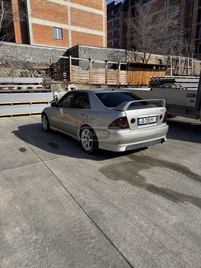Toyota Altezza 2001 — photo 2