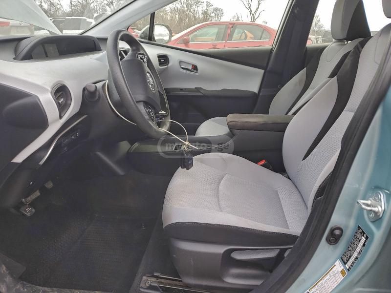 Toyota Prius 2021 — photo 2