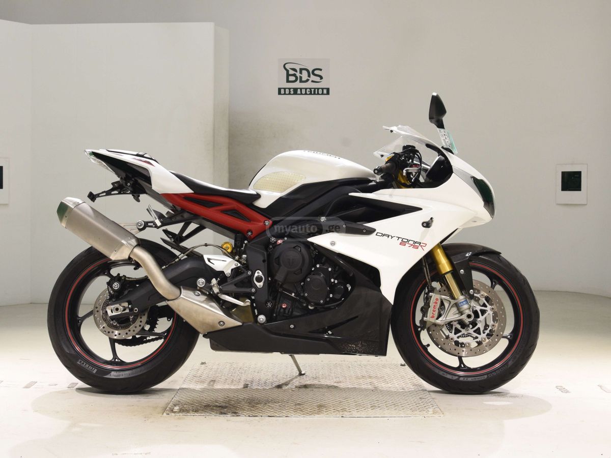 Triumph Daytona 675 2010 — photo 2