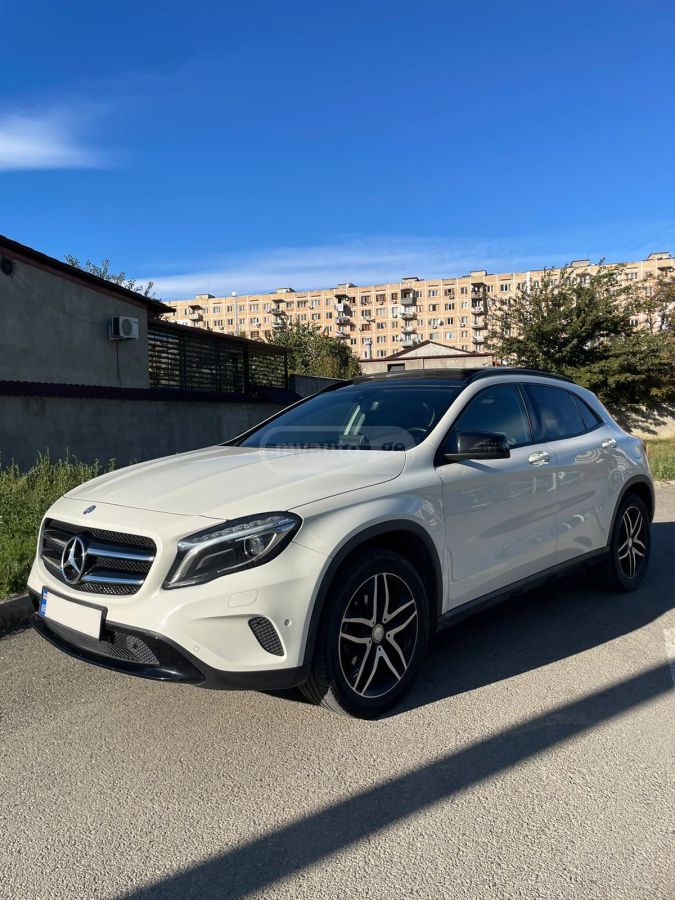Mercedes-Benz GLA 200 2016 — photo 2