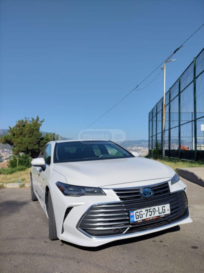 Toyota Avalon 2018 — photo 2