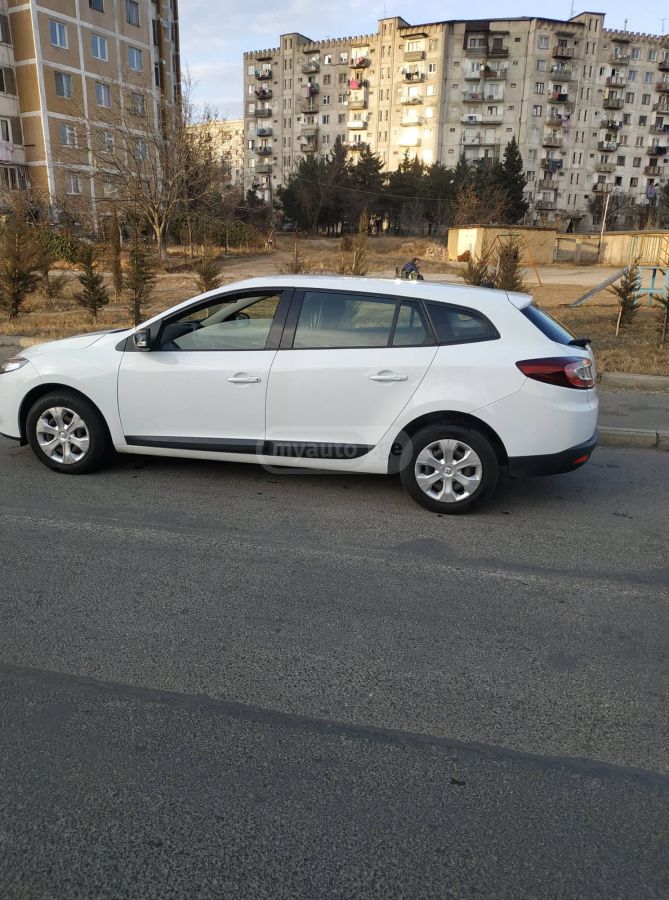 Renault Megane 2011 — photo 2
