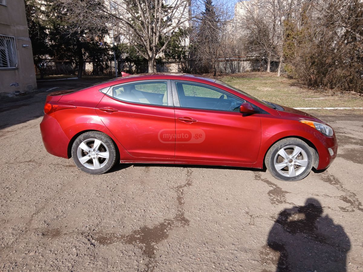 Hyundai Elantra 2012 — photo 2