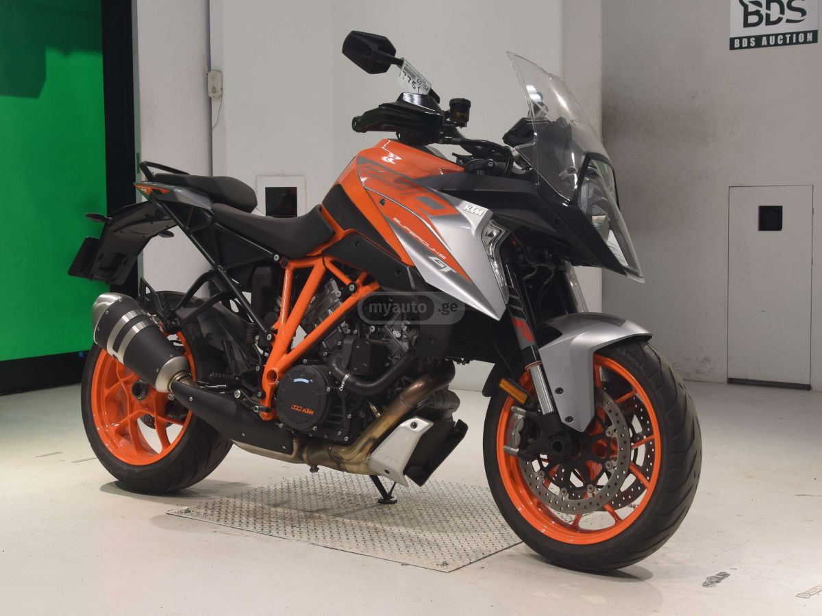 KTM 1290 Super Duke GT